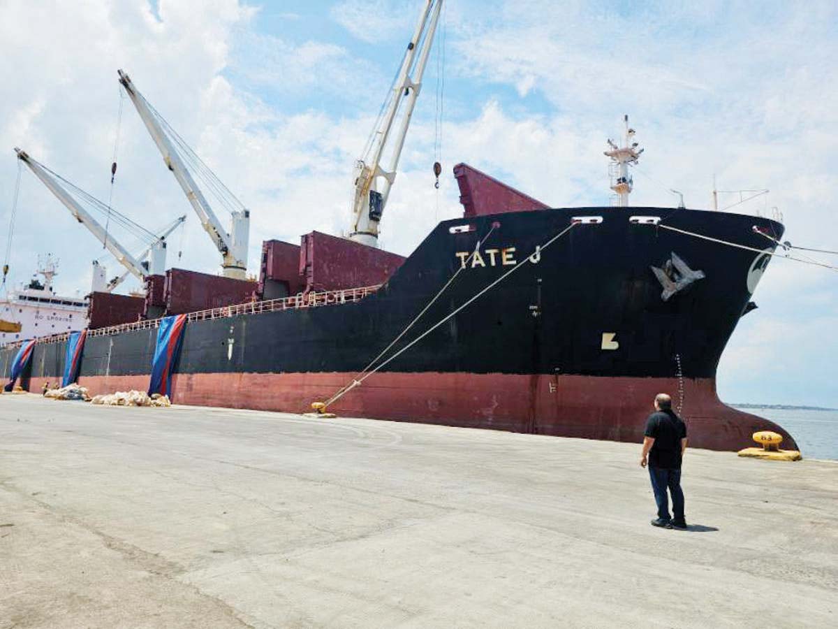 Administrator Pablo Luis Azcona of the Sugar Regulatory Administration inspects the loading of raw sugar bound for the United States at the Bredco Port in Bacolod City on Saturday, August 17, 2024. As stipulated under Sugar Order No. 3, the Philippines is allowed to export 25,300 metric tons of raw sugar to fulfill its US sugar quota allocation. Azcona says the exportation will balance out the supply of raw sugar in the country as milling season will start this September. Story on page 2. (SRA photo)