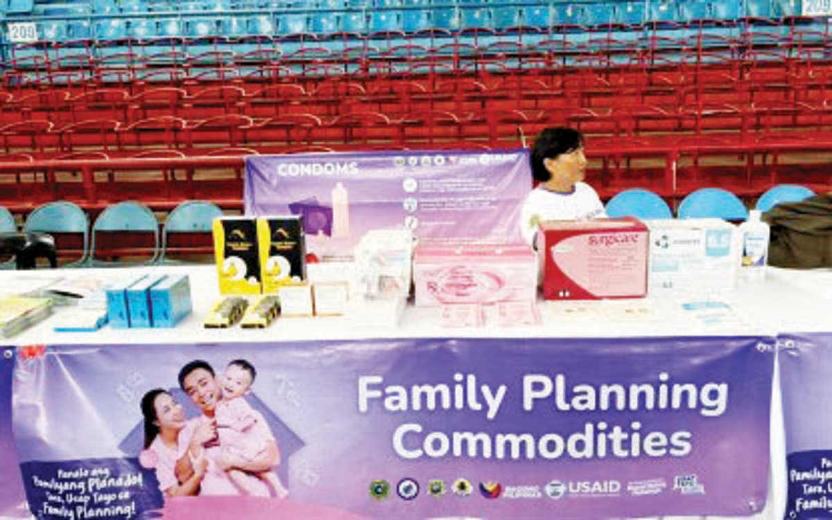 Family planning commodities are given out for free during the celebration of Family Planning Month on yesterday, August 23, 2024, at the Macias Sports Center in Dumaguete City, Negros Oriental province. The Department of Health in Region 7 sent over P2 million worth of implants to the province in July. (PNA photo)