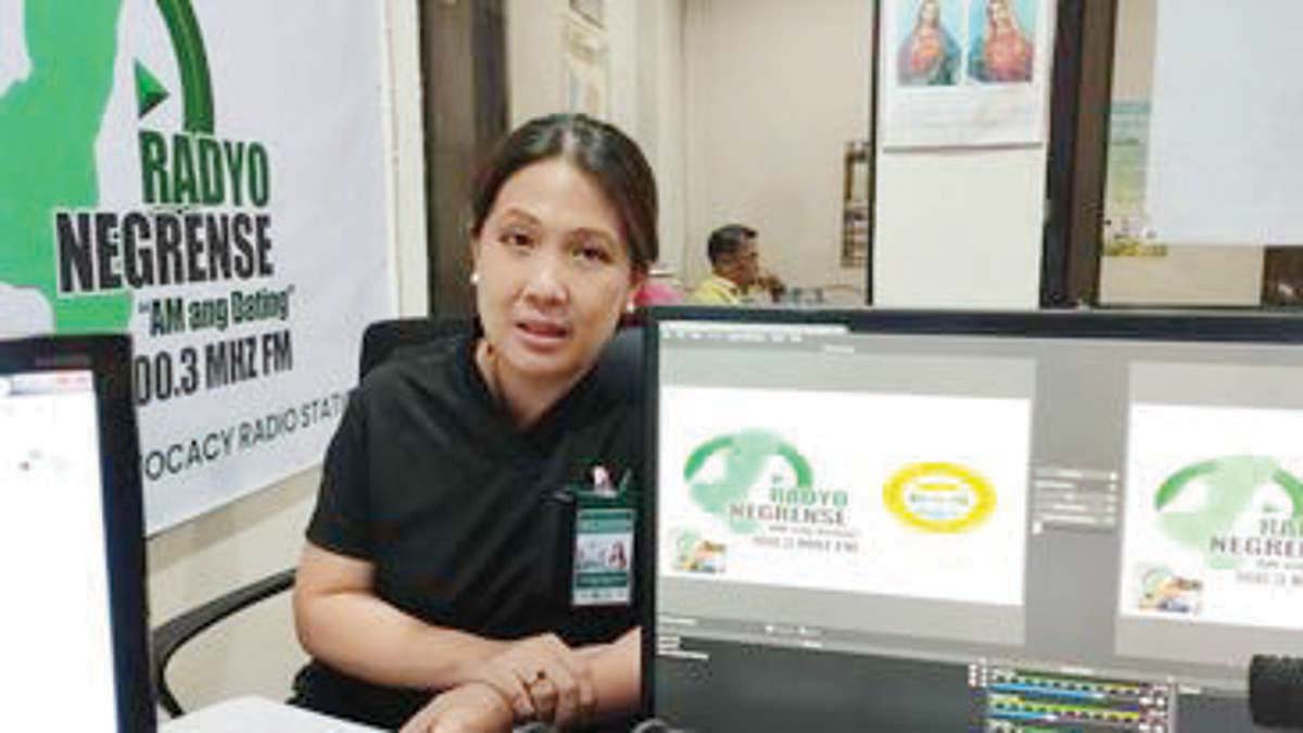 Dr. Erika Joana Villanueva Caperonce, infectious disease consultant from the Corazon Locsin Montelibano Memorial Regional Hospital, says it is safe to seek medical help because early assessment is crucial if one has dengue fever which usually lasts up to seven days. (PIA photo)