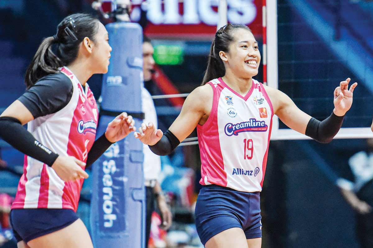 Negrense Bernadeth Pons had a double-double performance in Creamline Cool Smashers' win over the ZUS Coffee Thunderbelles. (PVL photo) 