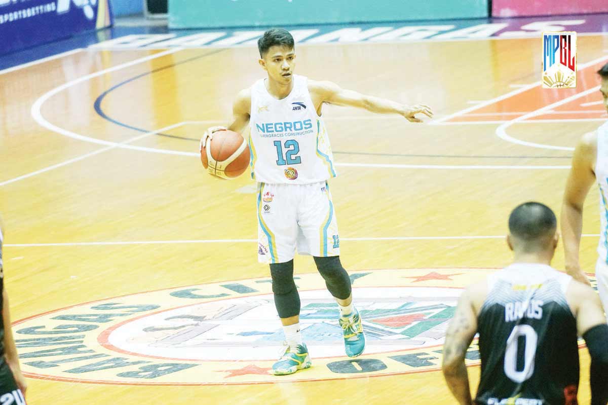 Felipe Chavez spearheaded the offense in Negros Muscovados’ win over the Muntinlupa Cagers. (MPBL photo)