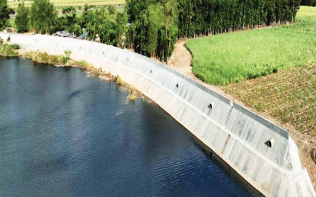 The P79.1 million slope protection structure along the downstream of Binalbagan River in Negros Occidental. The structure, which was completed yesterday, August 14, 2024, would provide a robust defense during heavy rains and typhoons. (DPWH-Negros Occidental 2nd District Engineering Office photo)