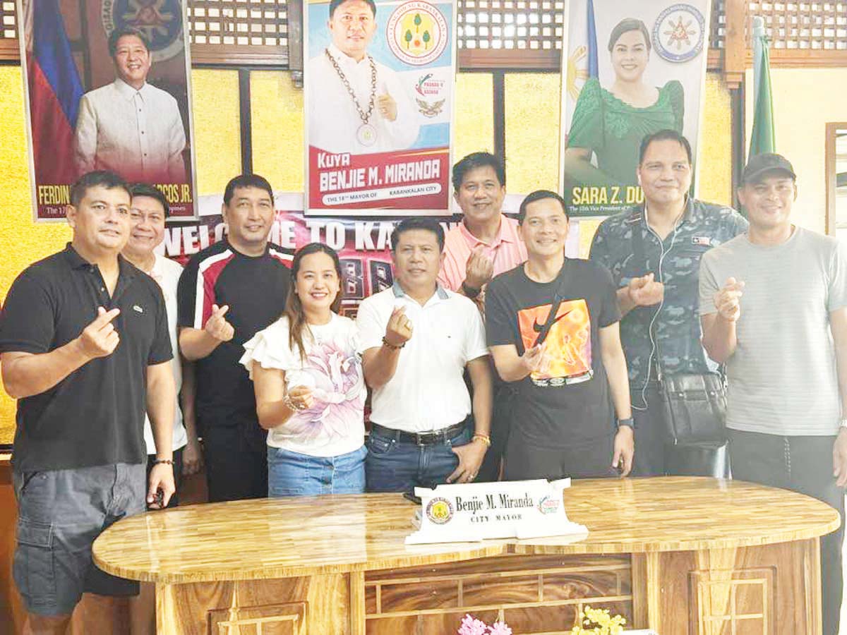 Members of PBA Legends made their courtesy call to Kabankalan City Mayor Benjie Miranda. (Kabankalan City government photo) 