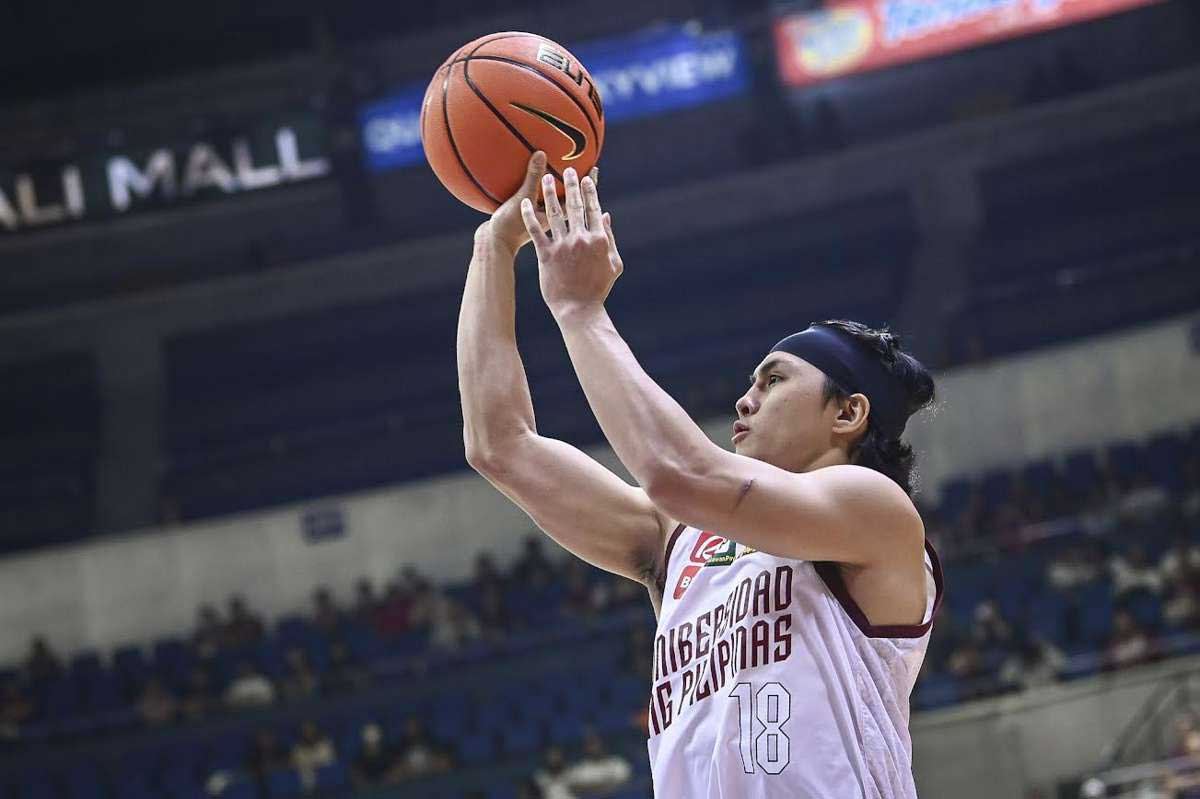 Negrense Harold Alarcon finished with six points to go with three rebounds and one assist in 11 minutes of action as the University of the Philippines Fighting Maroons prevailed over the Far Eastern University Tamaraws in the UAAP Season 87 men’s basketball tournament. (UAAP photo)