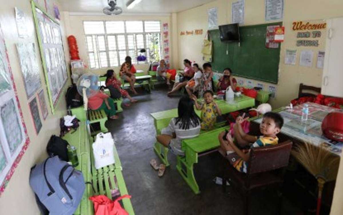 The Department of Education (DepEd) in Western Visayas records 2,520 public schools in the region shifting to an alternative delivery mode of learning due to bad weather yesterday, September 16, 2024. Hernani Escullar Jr., DepEd Visayas information officer, urged parents to help ensure learning continuity while children are in the comfort of their homes. (PNA / File photo)