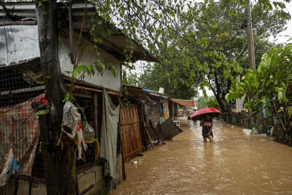 ‘Enteng’ intensifies into severe tropical storm