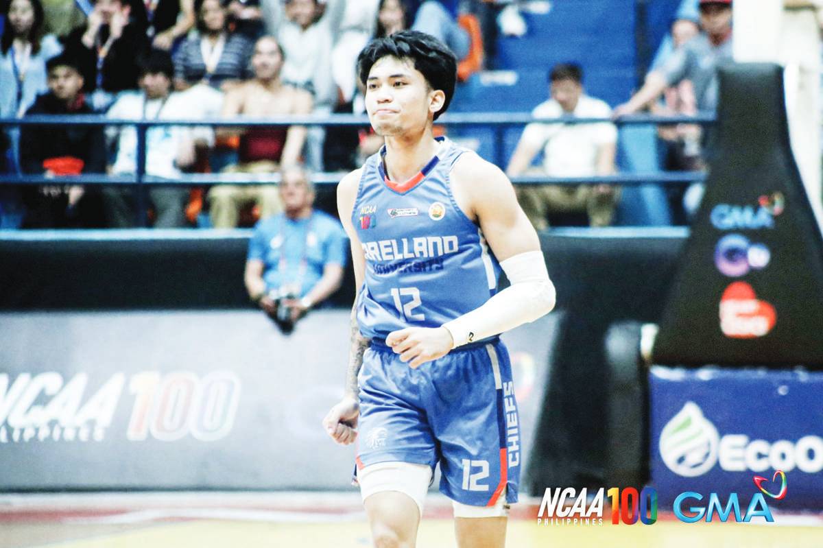 Negrense Renzo Abiera knocked down back-to-back three-pointers to widen the Arellano University Chiefs’ lead to 64-57 in the NCAA Season 100 men’s basketball tournament. (NCAA / GMA Sports photo)