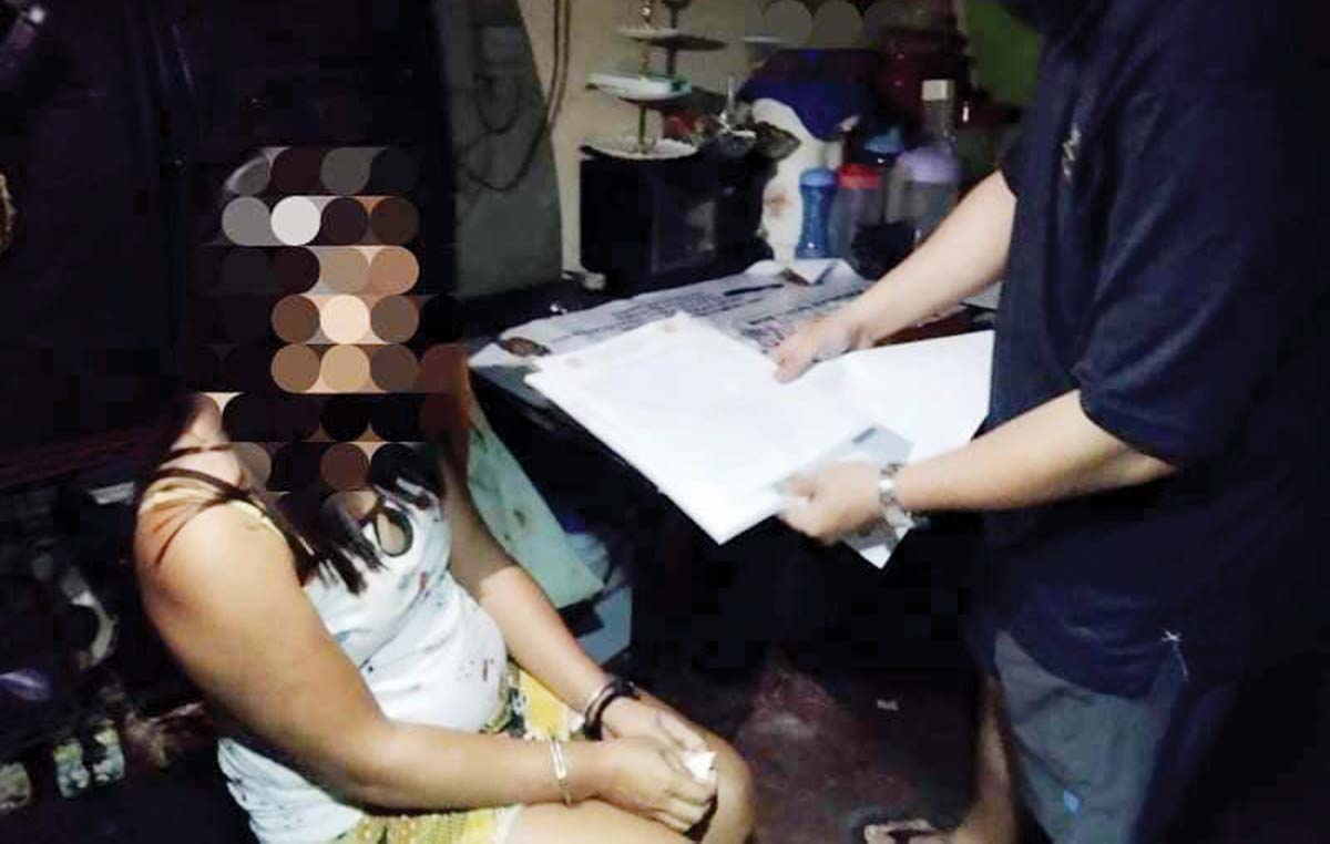 A suspected shabu worth P3.3 million was recovered from a 33-year-old woman in Bacolod City’s Barangay 7 on Saturday, October 19, 2024. (CDEU photo)