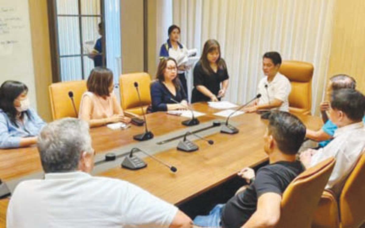 Bacolod City Mayor Alfredo Abelardo Benitez meets with officials of Bacolod City Water District at the Government Center on Monday, November 11, 2024, to discuss the implementation of the rainwater catchment facility project. Ten villages will host rainwater catchment facilities starting the first quarter of 2025. (Bacolod PIO photo)