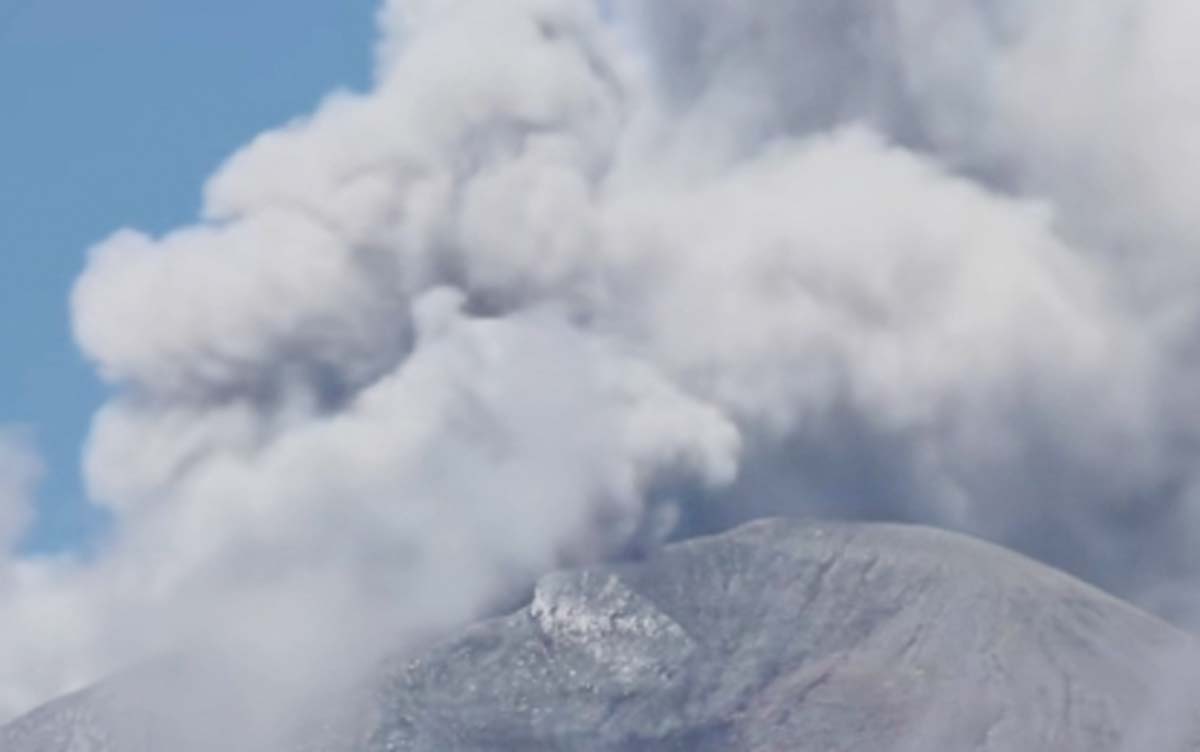 A screenshot of the time-lapse footage of ash emission from Mt. Kanlaon summit crater on Monday, November 11, 2024. The event, which generated grayish plumes up to 500 meters, was recorded by the Kanlaon Volcano Observatory telescopic cameras in Canlaon City, Negros Oriental. (Philippine Institute of Volcanology and Seismology footage screengrab)