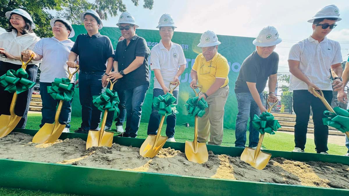 Negros Electric and Power Corporation (Negros Power) president and chief executive officer Roel Castro (third from right), Bacolod City Mayor Alfredo Abelardo Benitez (fourth from right), and other city government officials led the groundbreaking of Negros Power’s Underground Distribution System yesterday, November 13, 2024, which aims to eliminate above-ground power lines within a six-kilometer stretch in the city. 