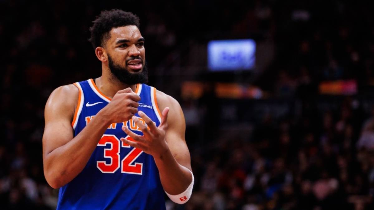 Karl-Anthony Towns takes over late; Knicks top Raptors