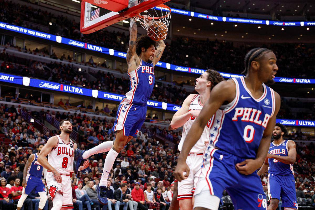 Embiid scores 31 in return as Sixers upend Bulls