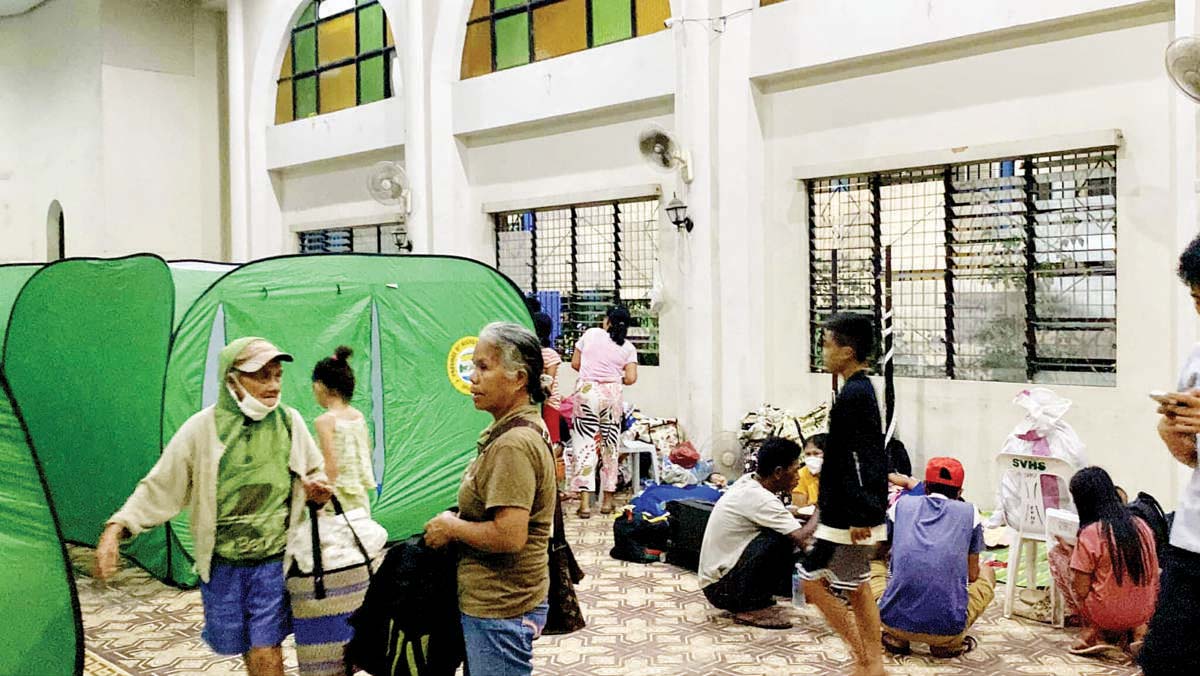 Congestion, food supply add to evacuees’ woes amid eruption