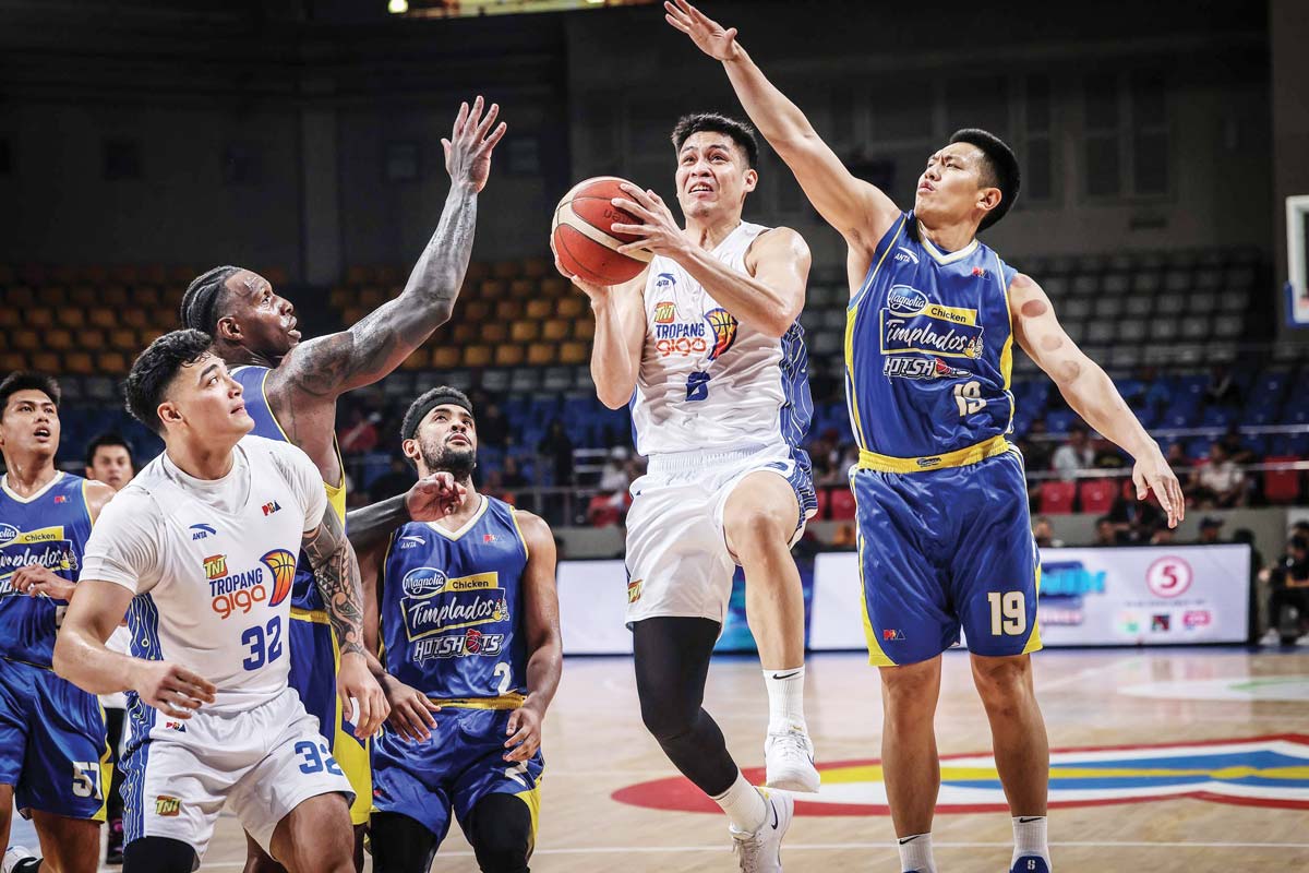 TNT Tropang Giga's Calvin Oftana in action against the Magnolia Chicken Timplados Hotshots in the PBA Season 49 Commissioner's Cup on Wednesday, December 11, 2024. (PBA Images)