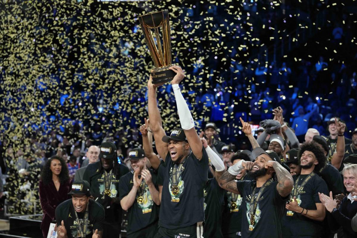 Antetokounmpo carries Bucks past Thunder in NBA finals