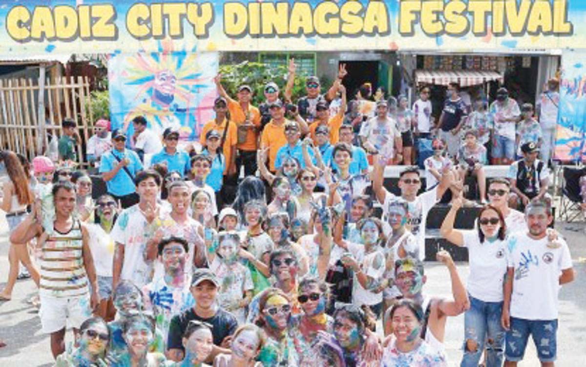 Revelers during the “Lamhitanay sa Dalan” or street paint smearing of the 2025 Dinagsa Festival in Cadiz City, Negros Occidental, which concluded on Sunday, January 26, 2025. The highlights drew some 500,000 revelers and businesses generated an estimated P1 billion in revenues, Mayor Salvador Escalante, Jr. says. (Cadiz City LGU photo)