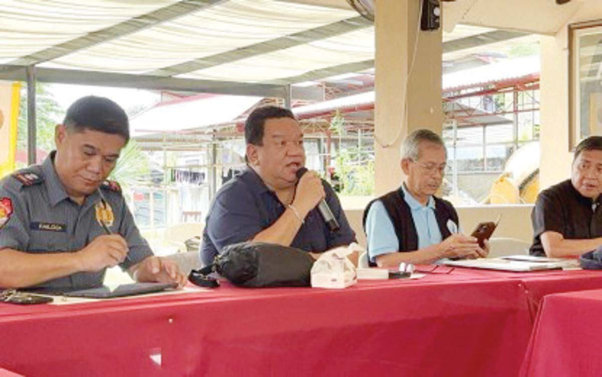 Lawyer Lionel Marco Castillano (second from left), director of the Commission on Elections (Comelec) in Negros Island, says a forum for Negros Oriental midterm elections candidates will be held February 7, 2025. The Comelec will provide the May 12 local bets more knowledge on the prohibitions during the campaign period. (PNA photo)