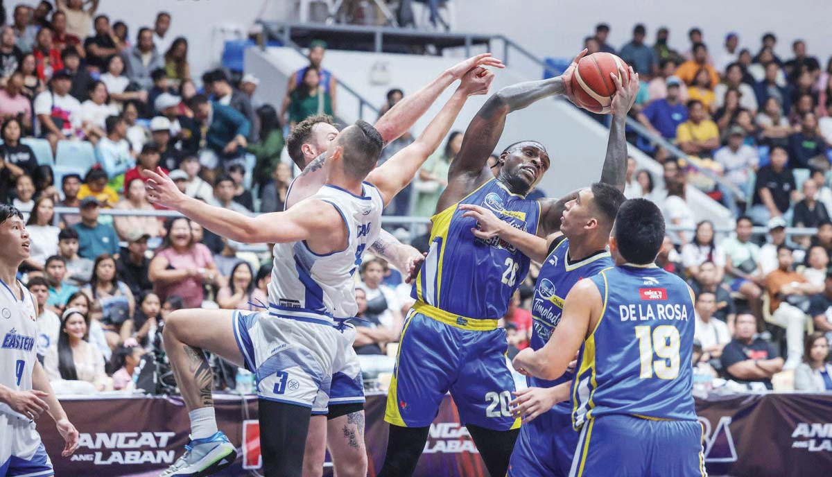 Ricardo Ratliffe of the Magnolia Chicken Timplados Hotshots against Hong Kong’s Eastern in the PBA Commissioner's Cup on Sunday, January 26, 2025. (PBA Media photo)