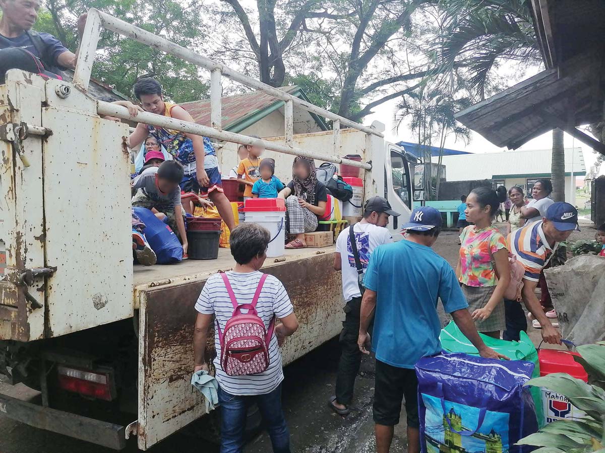 Evacuees from Kanlaon Volcano’s six-kilometer extended danger zone were preparing to return to their homes yesterday, January 9, 2025, after more than a month of staying at evacuation centers following the eruption. The Office of Civil Defense in Western Visayas said they would rather have them moved to a tent city rather than be allowed to go home. (Kap Bon Sacapaño photo) 