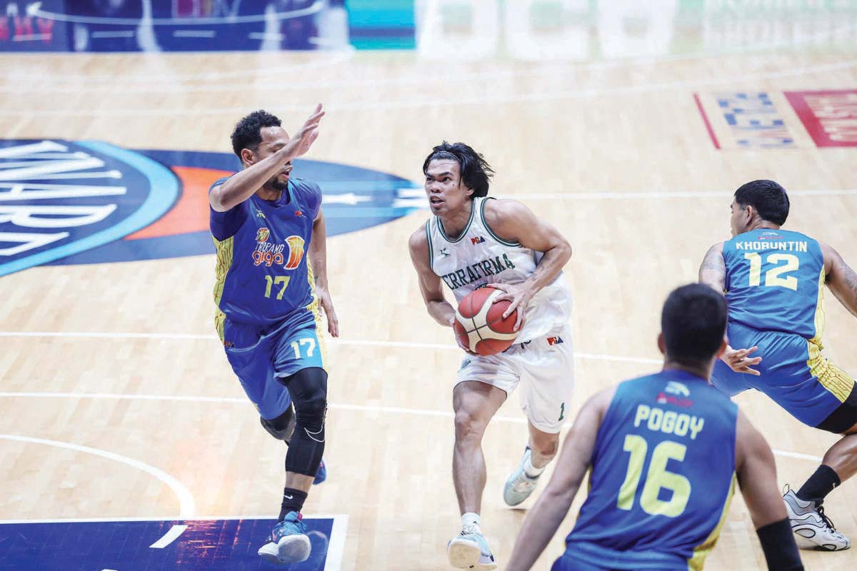 Negrense Mark Nonoy was extra motivated to showcase his skills against TNT Tropang Giga’s Jayson Castro, a player he admired since his grade school days. (PBA photo)