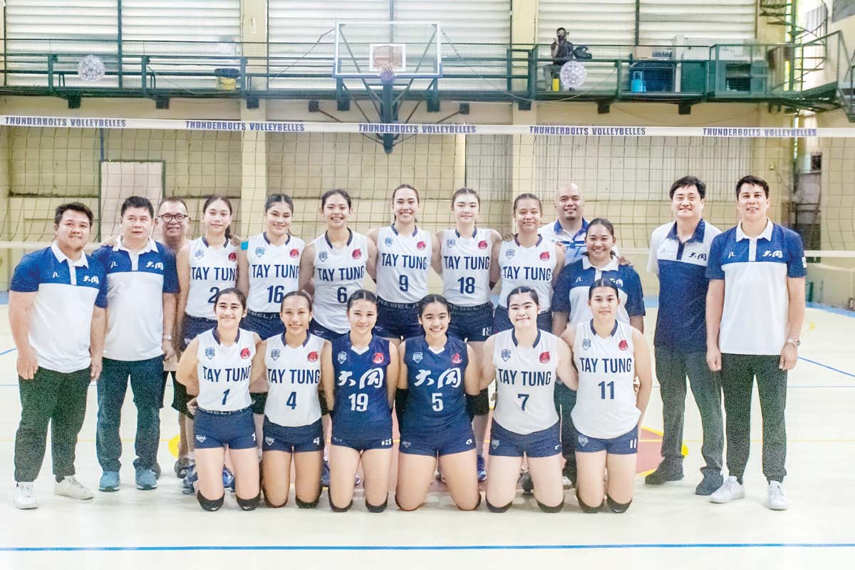 The Bacolod Tay Tung High School Thunderbolts bagged the crown in the Bacolod City Division Meet’s secondary girls volleyball tournament. (Biki Motography photo) 