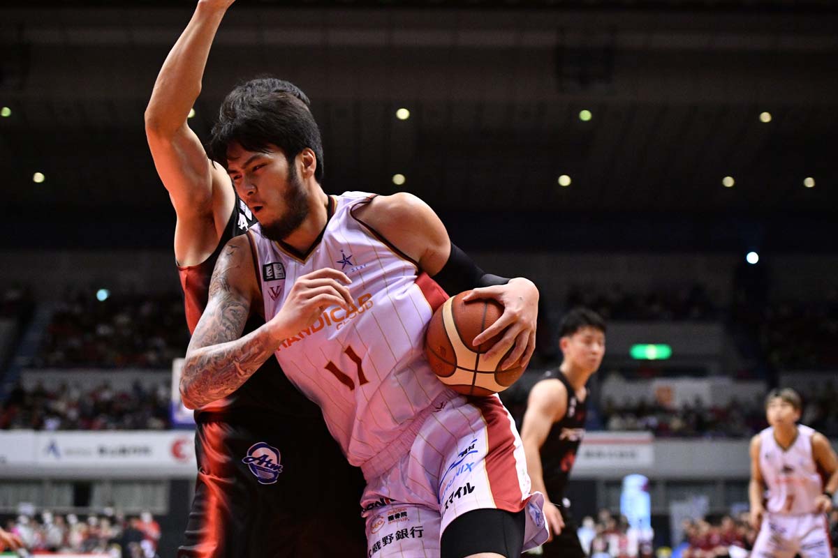 Sotto shines anew, Koshigaya completes sweep of Shiga