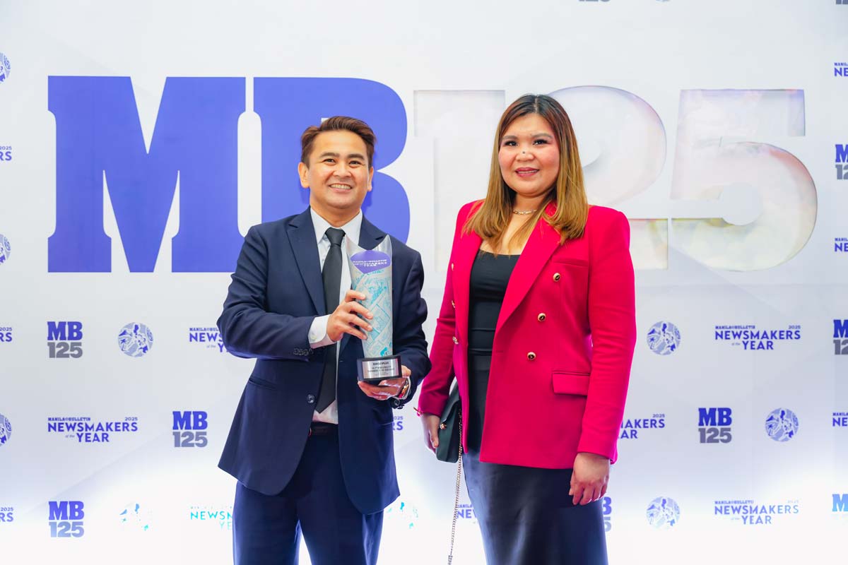 (L-R) AB Leisure Exponent Inc. President Rafael Jasper Vicencio and DigiPlus Vice President for Investor Relations, Corporate Communications, and Sustainability Celeste Jovenir at the MB Newsmaker of the Year.