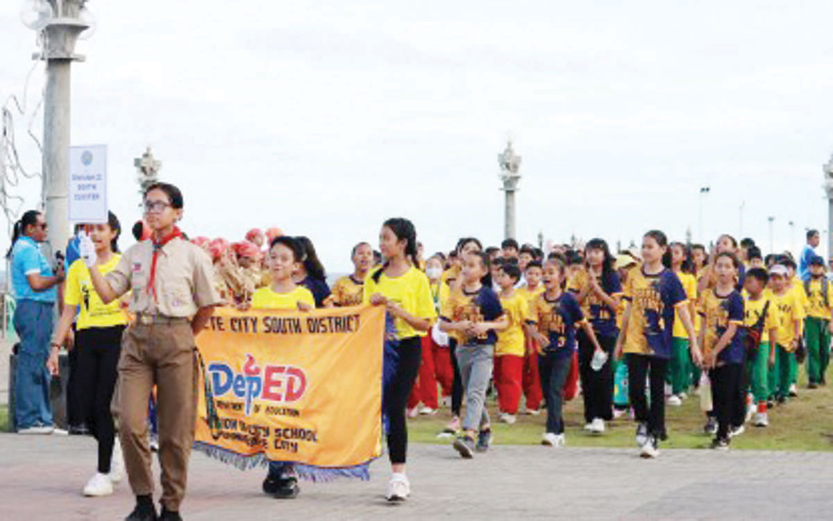 Learners from a public school in Negros Oriental’s Dumaguete City participate in a parade around the city streets in this undated photo. The Department of Education in Dumaguete City says that schools are prepared to hold blended learning when the heat becomes unbearable. (Lupad Dumaguete / Facebook photo)