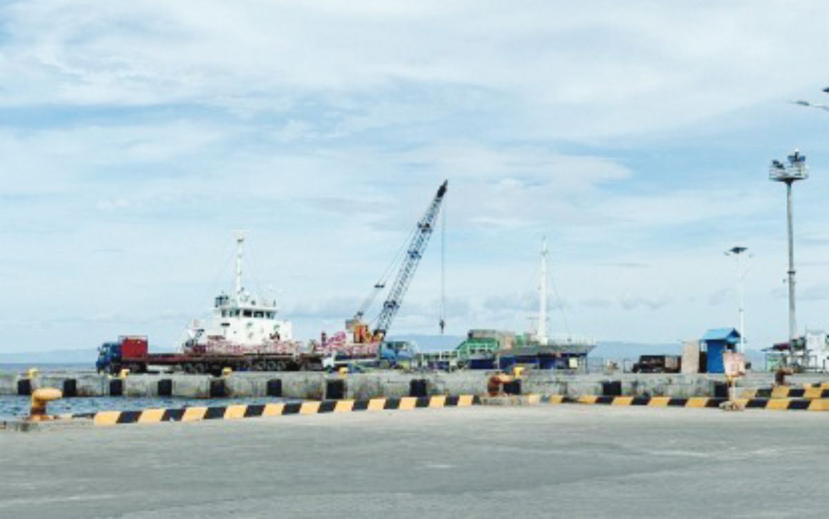 A cargo vessel is docked at the Dumaguete City port during fair weather in this undated photo. Some sea trips were canceled yesterday, July 17, 2025, from the city port to Siquijor and Dapitan City in Mindanao due to bad weather triggered by the southwest monsoon enhanced by Tropical Depression “Crising.” (PNA / File photo)