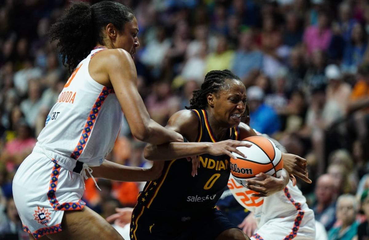 Kelsey Mitchell scores 38 as Fever storm back to beat Sun in OT