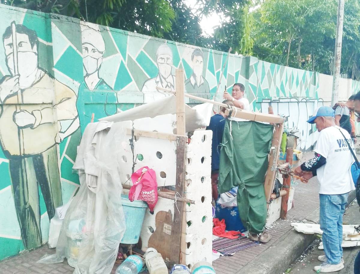 12 Bacolod brgys fail to comply with road clearing program
