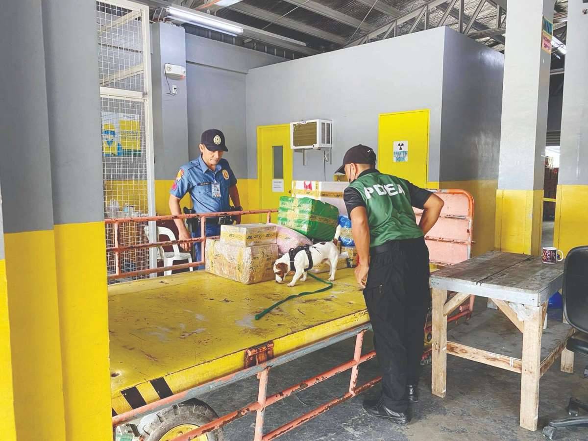 The Police Regional Office in the Negros Island Region has strengthened its coordination with the Philippine Coast Guard to closely monitor shipments of illegal drugs entering the region. (PDEA-NIR photo)