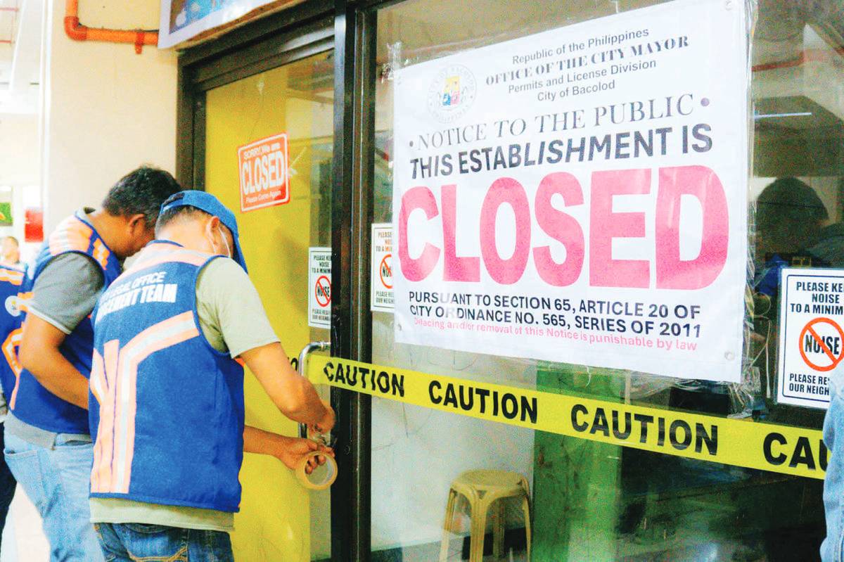 The Bacolod City Business Permits and Licensing Office (BPLO) and the City Legal Office’s Enforcement Team closed 17 business establishments on Tuesday, September 2, 2025. More than 100 other establishments are still being monitored for operating without business permits, the BPLO says. (Bacolod PIO photo) 