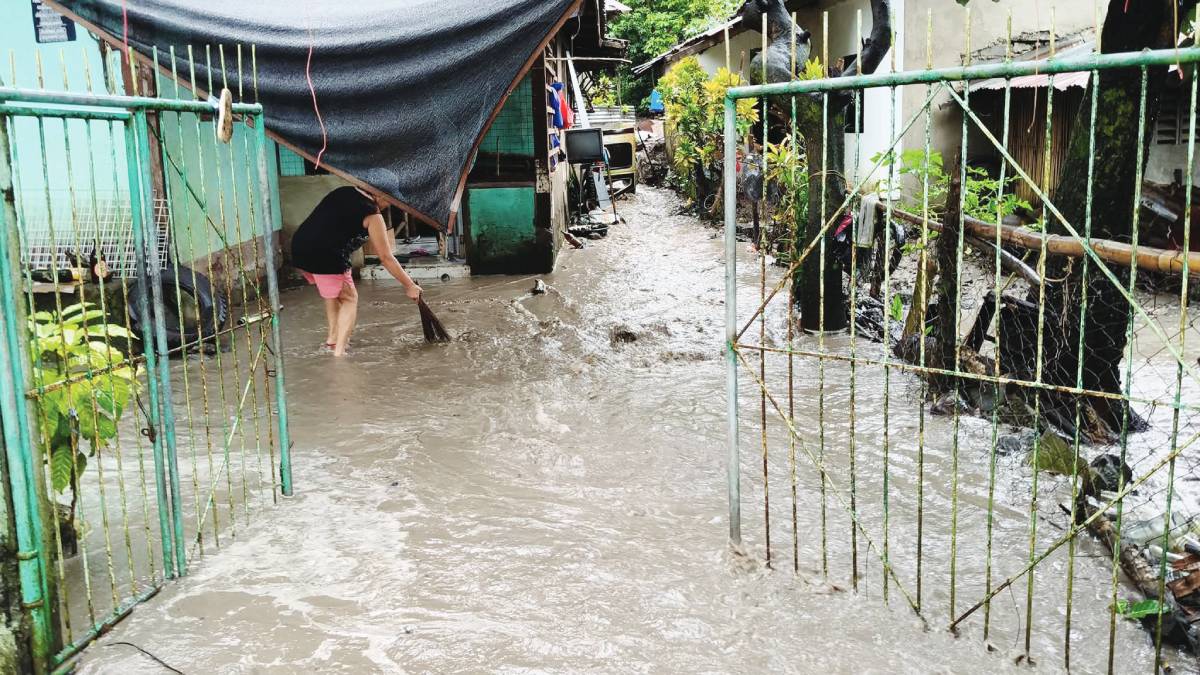 Silted La Castellana creek caused flooding; 17 families evacuated