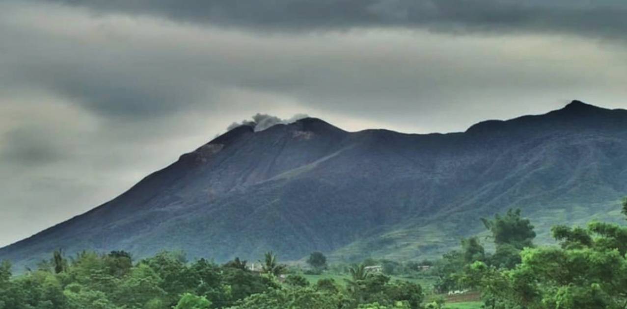 Kanlaon Volcano produced a weak ash emission activity on Monday, September 8, 2025, which lasted for about 55 minutes. The grayish plume rose 75 meters and drifted west-southwest. (Phivolcs photo)