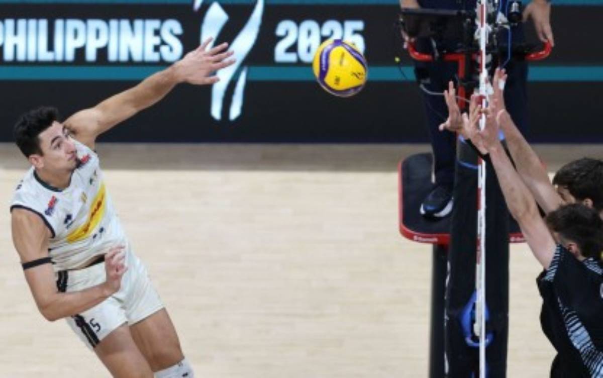 Italy sweeps Argentina to reach FIVB quarterfinals