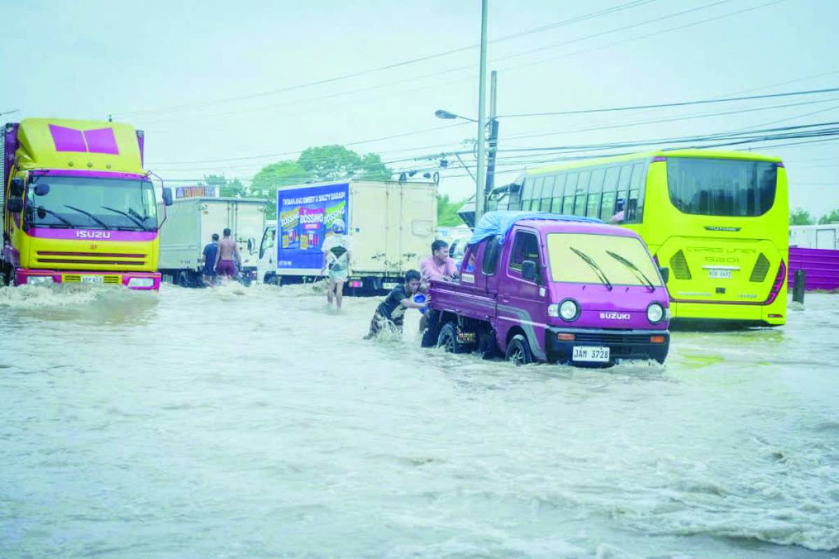 The Bacolod City government is crafting a community-based early flood warning system to strengthen disaster preparedness, especially in low-lying and coastal areas. (Mymy Alagaban / File photo)