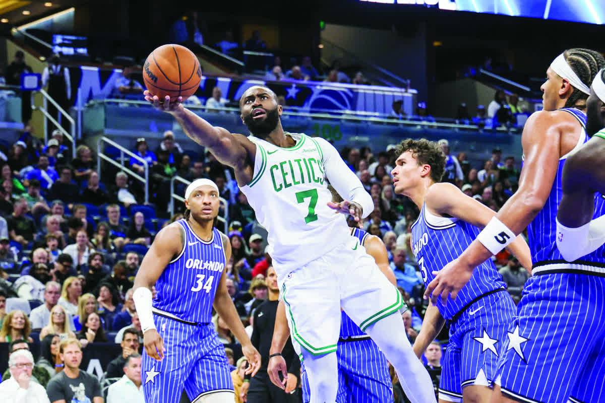 Celtics rally in Q4 to split 2-game set
