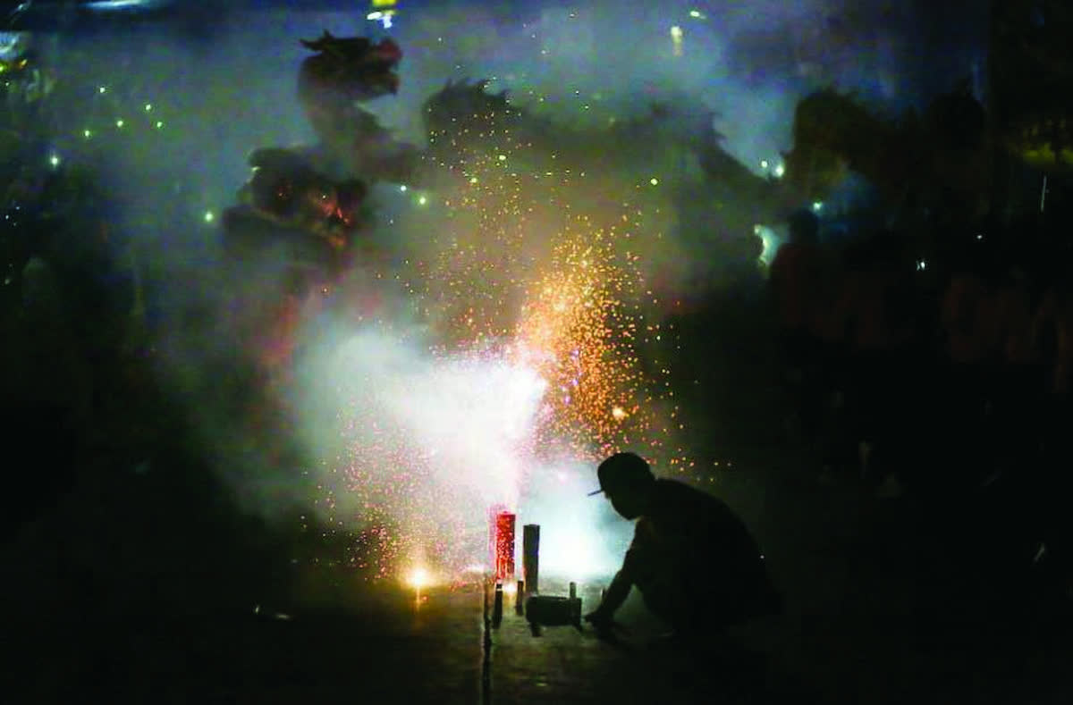 Authorities also remind the public to follow local ordinances on firecrackers and pyrotechnics, observe fire safety precautions, and closely supervise children to prevent injuries. (Basilio H. Sepe / ABS-CBN News / File photo)