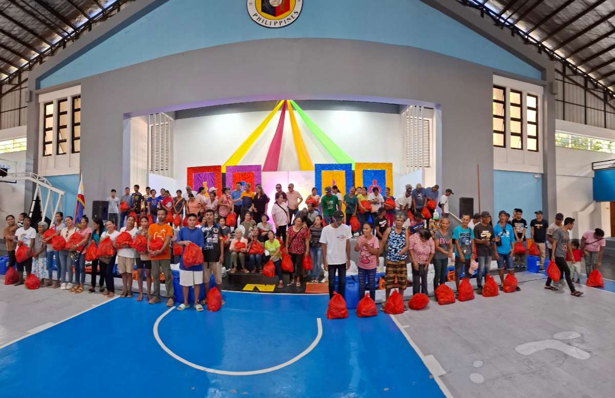 Typhoon-hit families get shelter kits, relief aid