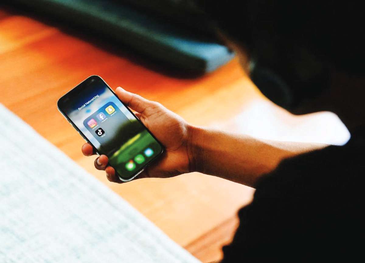 Toboso bans socmed use during gov’t work hours