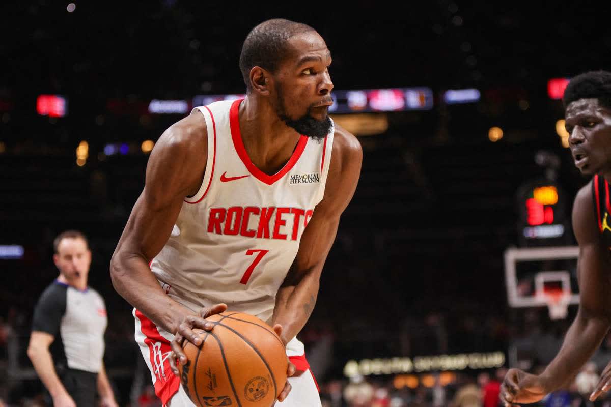 Houston Rockets forward Kevin Durant shoots against the Atlanta Hawks. (Brett Davis / Imagn Images / Reuters)