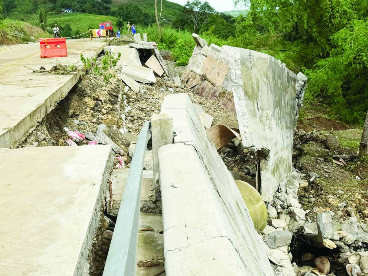 Toboso Mayor Richard Jaojoco called on Public Works Secretary Vince Dizon to visit and inspect a damaged section of the road in the town's Barangay San Isidro due to heavy rain brought by a shear line on Saturday, January 31, 2026. (Richard Jaojoco photo)