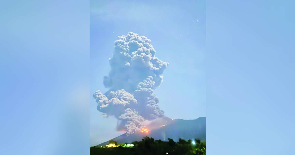 Kanlaon Volcano spewed a 2,500-meter-high ash plume above the crater that drifted toward the southwest last night, February 26, 2026, posing potential ashfall threats to nearby communities. (Ethan Asentista photo)  