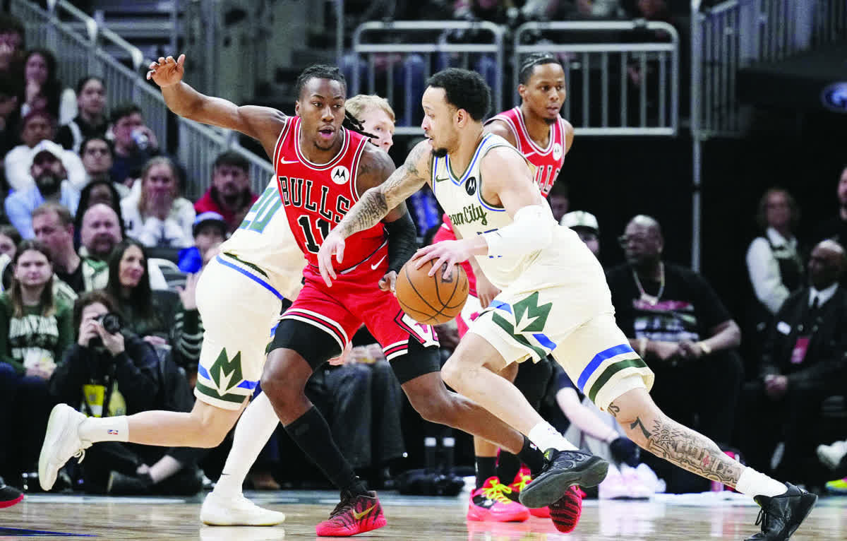 Bucks pound Bulls team in transition after trades