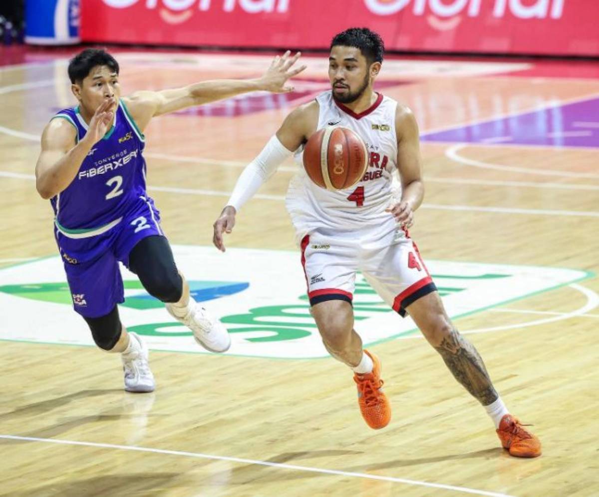 RJ Abarrientos of the Barangay Ginebra San Miguel Kings in action against the Converge FiberXers in the PBA Season 50 Commissioners Cup on March 29, 2026. (PBA Media photo)