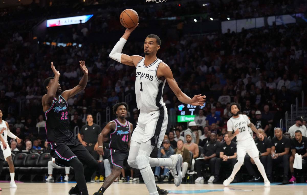 Spurs hammer Heat to stretch win streak to 6