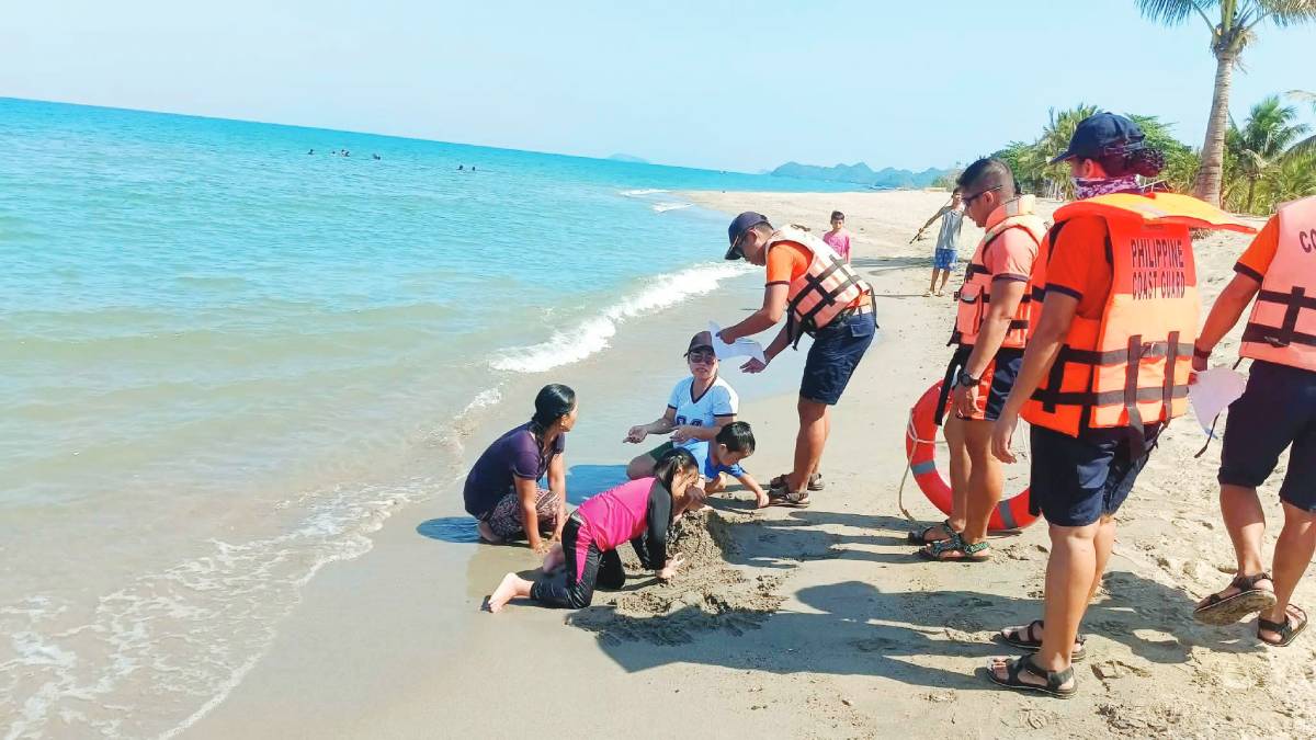 Personnel from the Sipalay City Disaster Risk Reduction and Management Office and partner agencies were on full deployment in several popular beach resorts in the city to ensure prompt emergency response and provide medical assistance to residents and visitors as needed. (Sipalay CDRMMO photo)