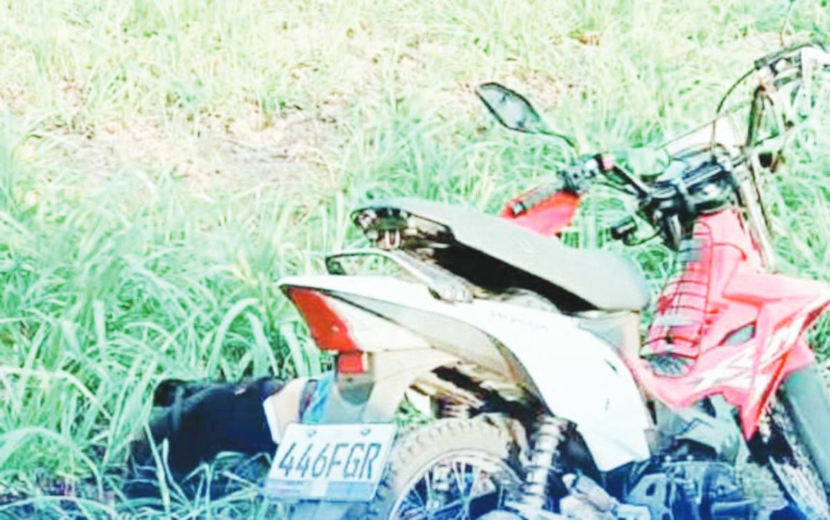 Authorities recovered empty shells from a .45 caliber pistol and a slug from a 9mm firearm at the crime scene, indicating that multiple weapons were used in the shooting of a former municipal councilor. (dyHB RMN Bacolod photo)